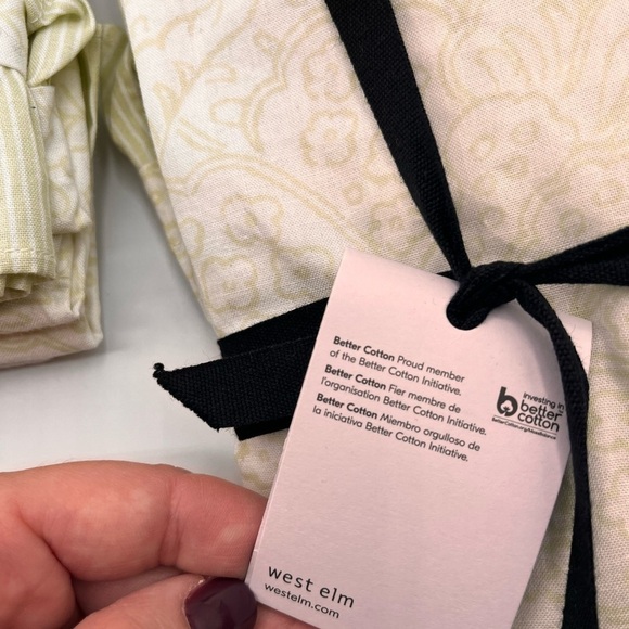 Rhodes + West Elm Green Garden Ruffle Napkin Set of 8 NEW Cotton Floral 20 x 20 - Picture 5 of 5